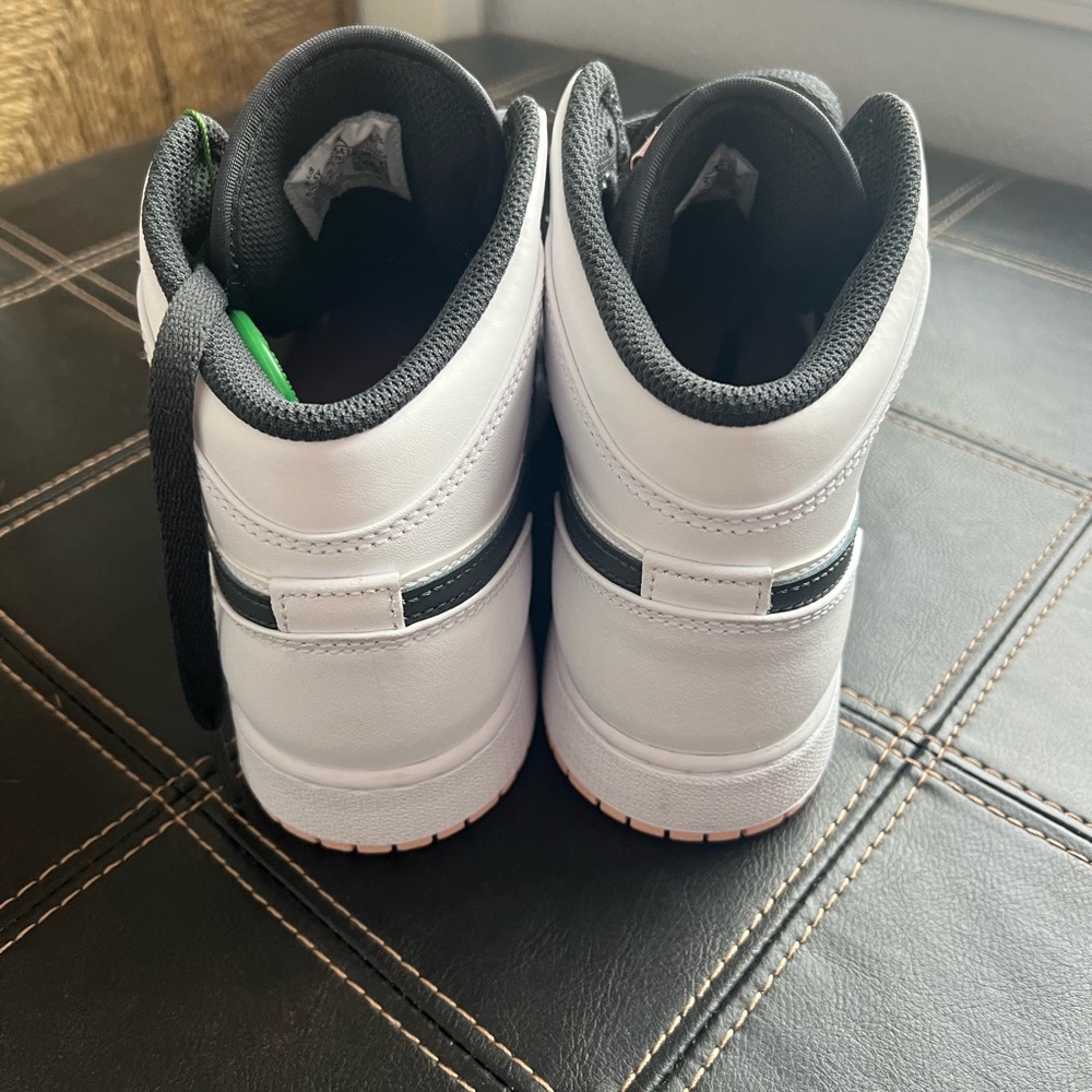 BRAND NEW Youth 6.5 Nike Air Jordan 1 Mid White with Arctic Orange sneakers